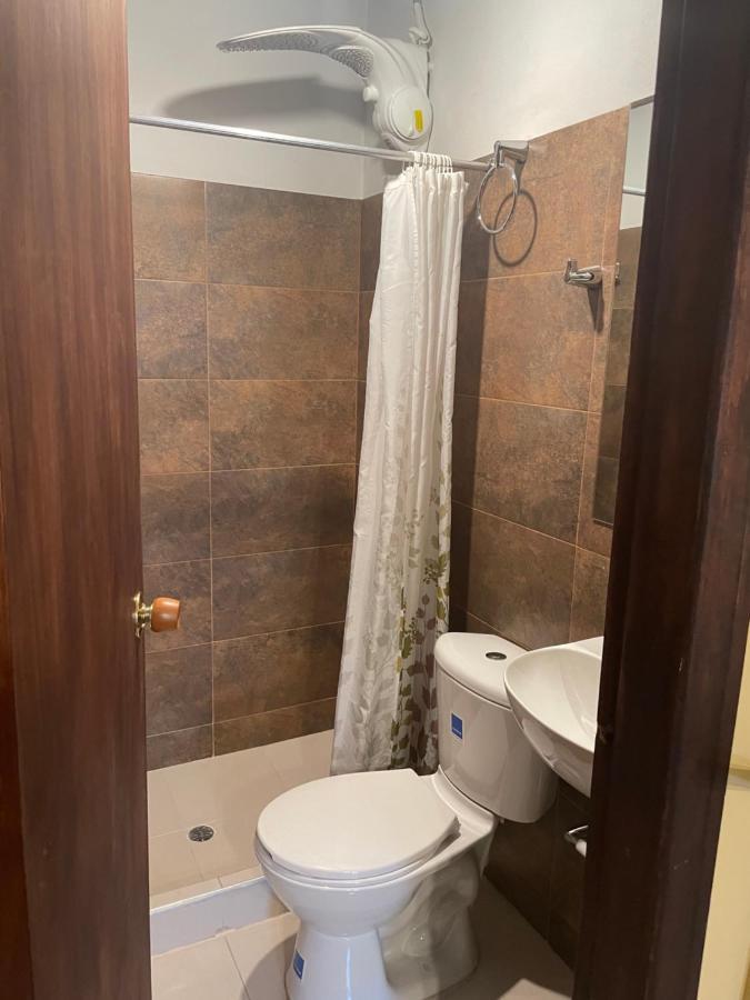 Hostal Casa Astromelia Bogota Bagian luar foto
