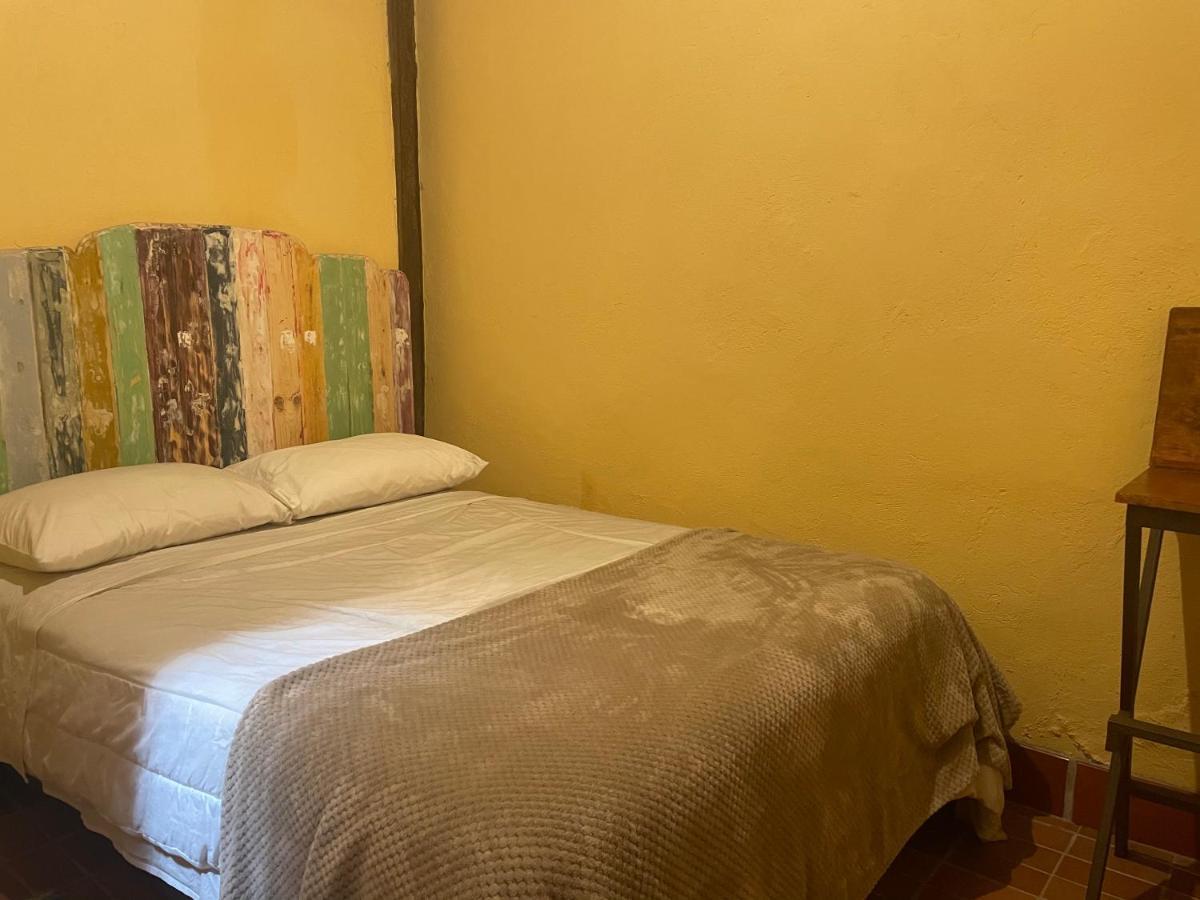 Hostal Casa Astromelia Bogota Bagian luar foto