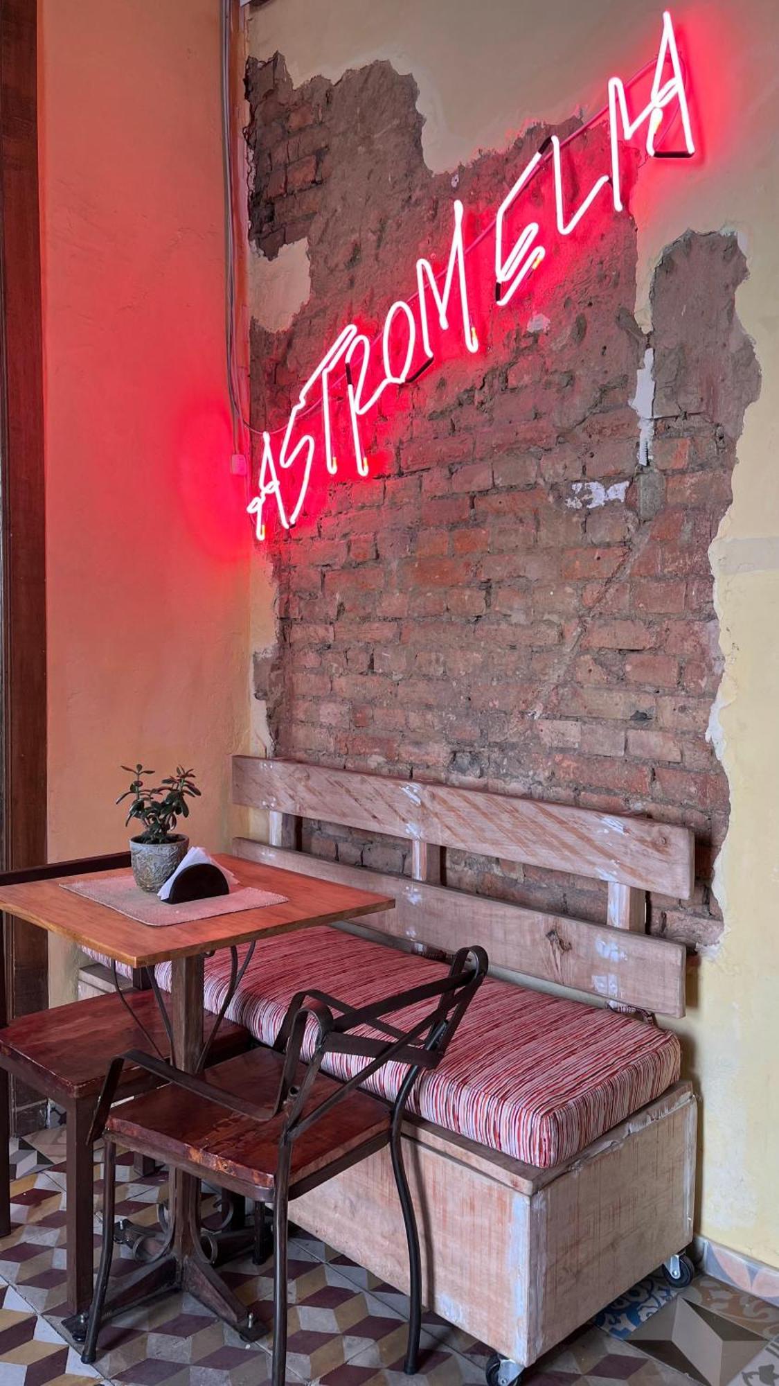 Hostal Casa Astromelia Bogota Bagian luar foto